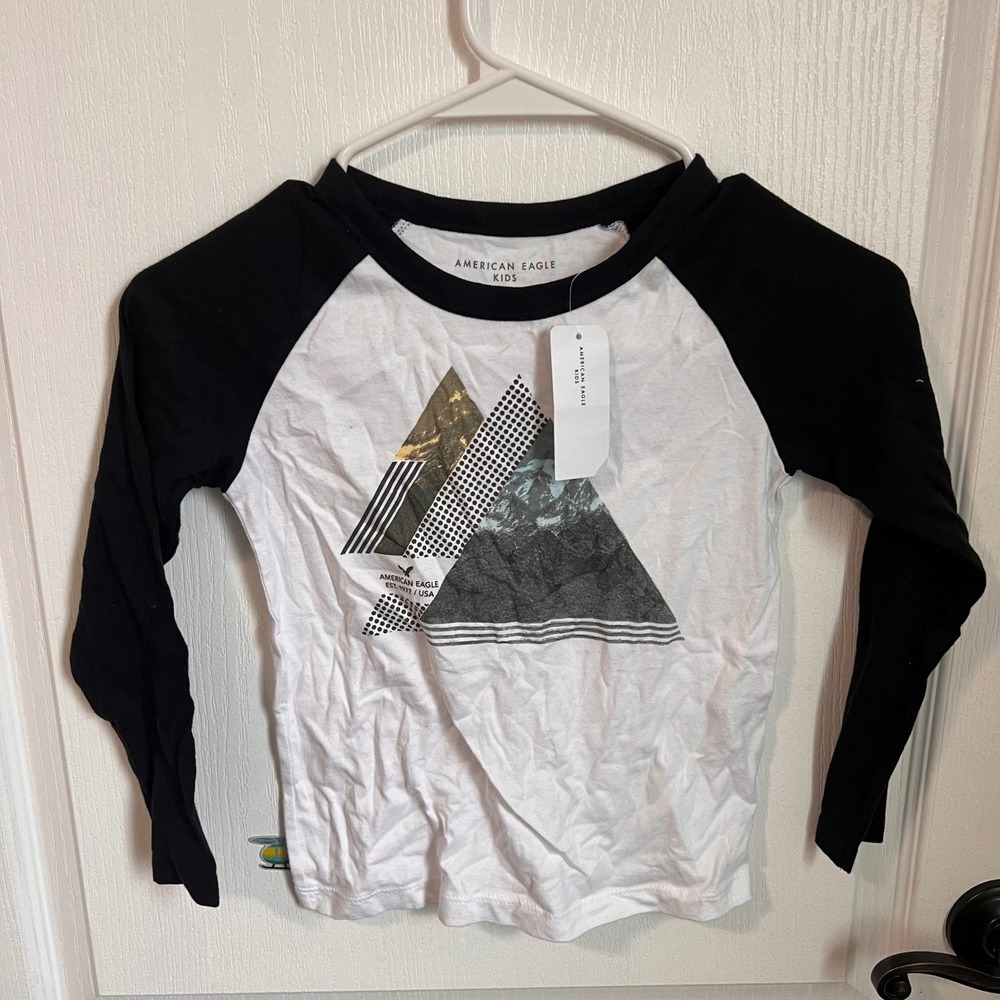 American Eagle Kids Boys  Baseball Tee White Black Mountain Graphic Size 4 NWT‎